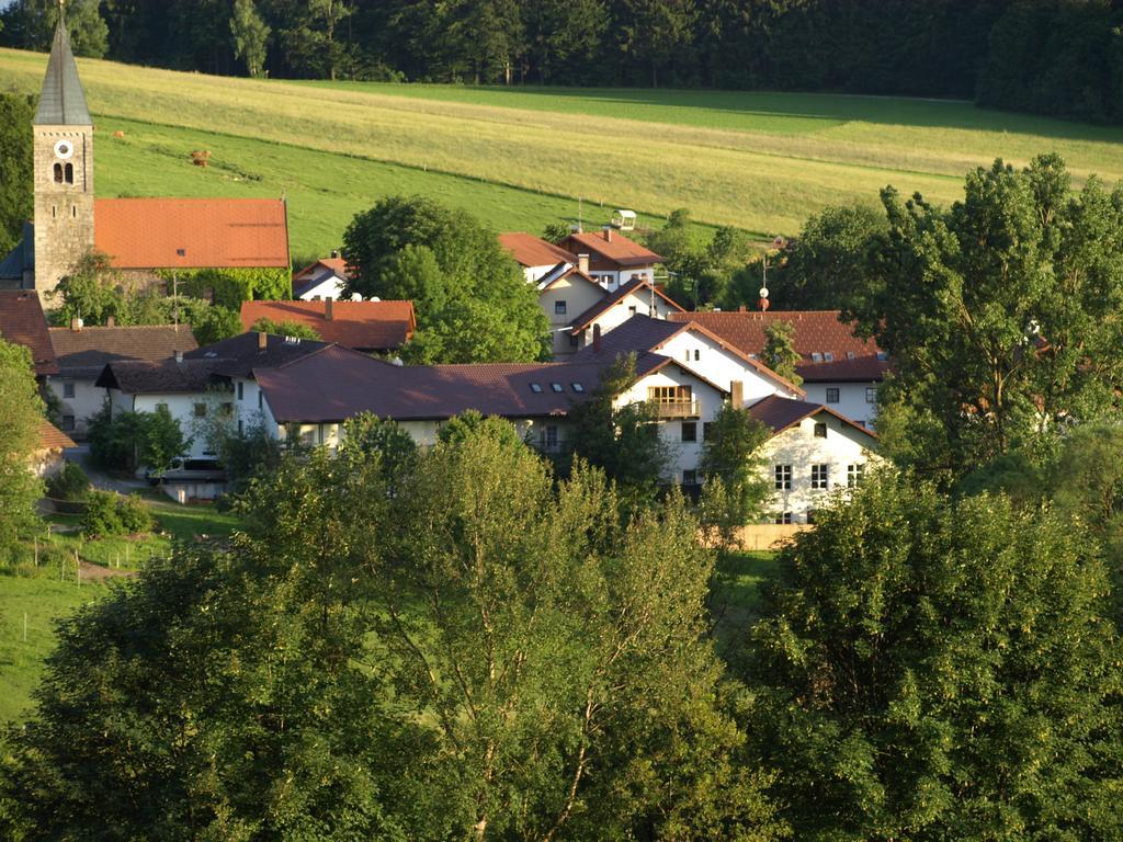 Hotel Landgut Stetter Schöllnach Esterno foto
